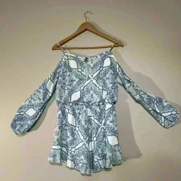 Altar’d State Off the shoulder Shorts Romper - Picture 2 of 6